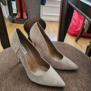 Steve Madden Blush Suede Pointed-Toe Pumps